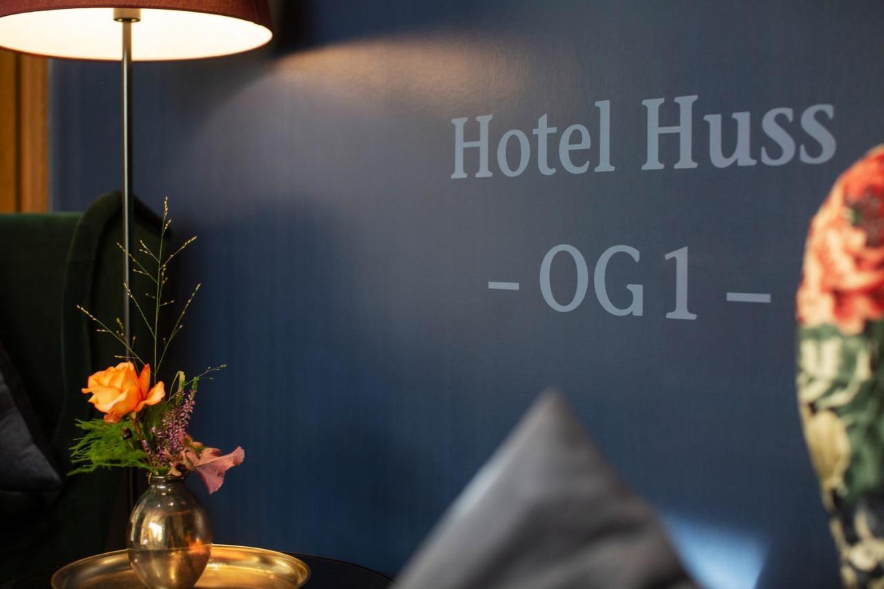 Hotel Huss Limburg Лимбург-на-Лане Екстериор снимка
