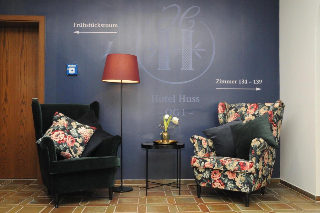 Hotel Huss Limburg Лимбург-на-Лане Екстериор снимка